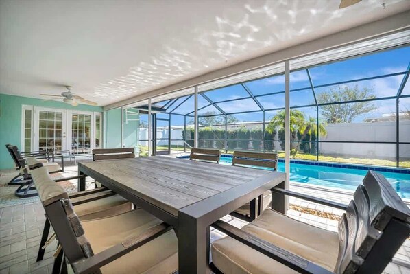 Al fresco dining meets poolside paradise! Your vacation dreams start here