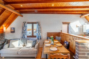 The Old Whelk House, Wells-next-the-Sea: Sea views abound from the first floor