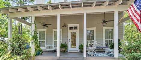 Welcome to Under the Oaks Cottage in Blue Mountain Beach