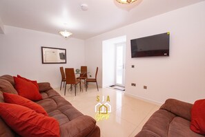 Living Room / Lounge