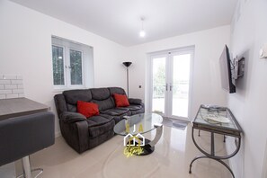 Living Room / Lounge