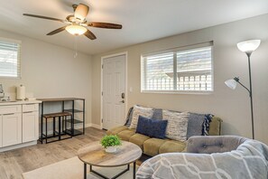 Living Room | Desk | Ceiling Fan