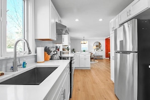 Indoors, Kitchen, Sink, Sink Faucet, Appliance