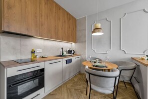 Fully equipped kitchen with Dining Area | Book Now with RENTUJEMY.COM