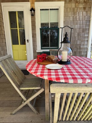 Outdoor dining