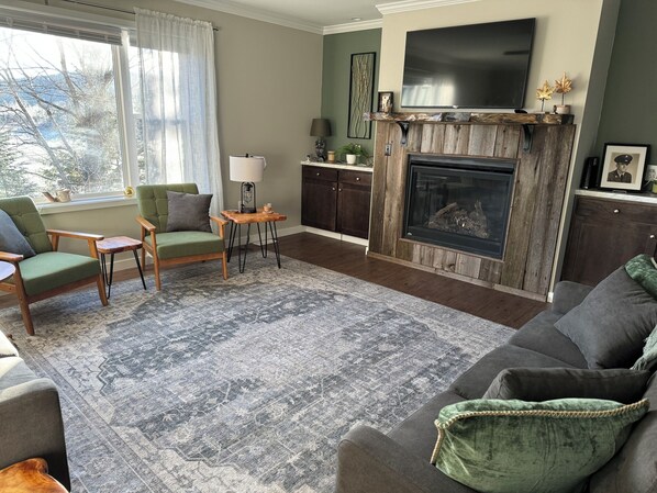 Living Room from entry