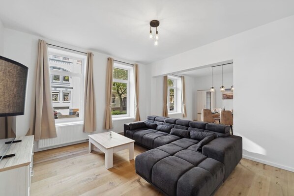 Wohnzimmer mit Schlafcouch