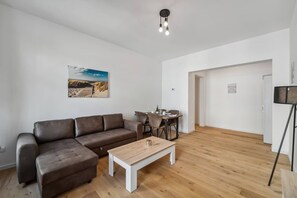 Wohnzimmer und Essbereich