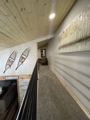 Upper level 
