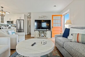 KDH261: Happy Hour | Living Area - Deck Access