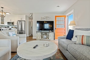 KDH261: Happy Hour | Living Area - Deck Access