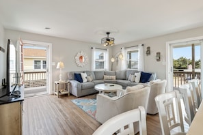 KDH261: Happy Hour | Living Area - Deck Access