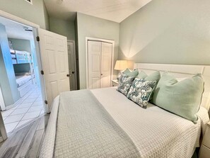 Tidewater 605. 1 bedroom 1 bathroom. Sleeps 6. Managed by Island Rentals