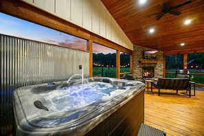 Indoor spa tub