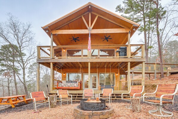 Rogers Vacation Rental | 2BR | 2BA | Step-Free Entry | 1,584 Sq Ft
