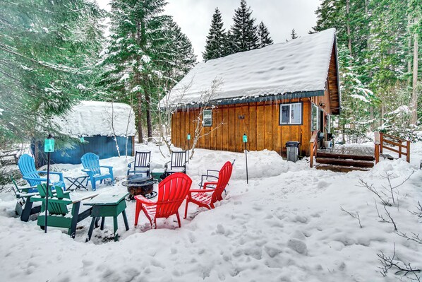 Easton Vacation Rental | 2BR | 1BA | 1,500 Sq Ft | 3 Steps to Enter