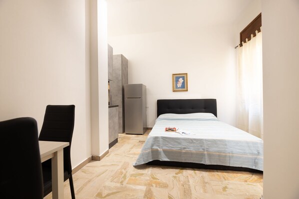 Autumn, Bedroom, Kitchen, Spring, Summer