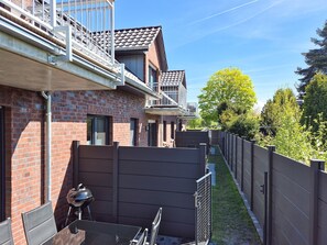 Garten mit Gartenmöbel