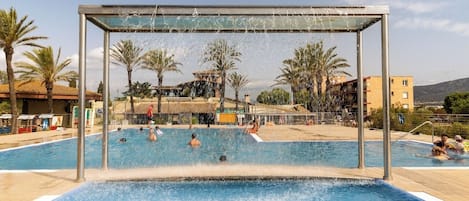 Pool waterfall