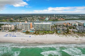 Seaside Serenity – Your Coastal Escape Awaits!