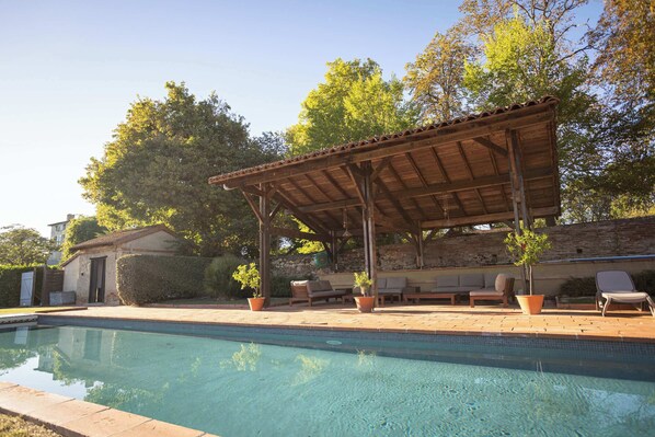 Swimming pool - 20m heated only available from May to September.