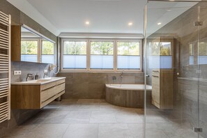 Bain