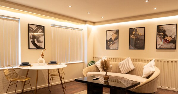 Living Room / Lounge