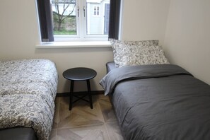 Bedroom 2 (1)