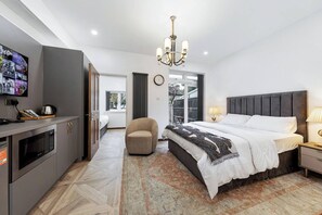 Bedroom 1 (2)