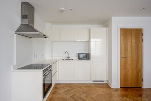 Modern well equipped spacious kitchen 