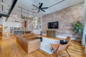 Unit 3 LR to kitchen