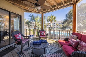 Screened in Porch