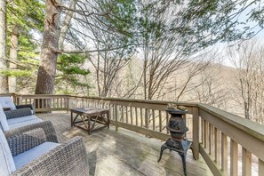 Furnished Deck | Lounge Seating | Mountain Views