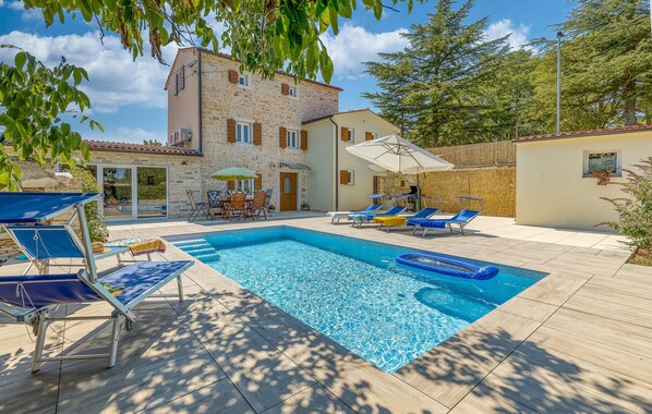 pool