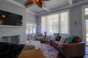 Living room 1
