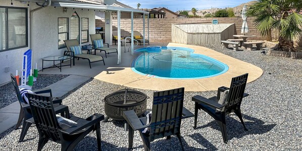 Bullhead City Vacation Rental | Private Swimming Pool | Fenced Yard