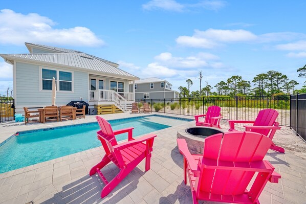Gorgeous north Cape home with a private pool!
