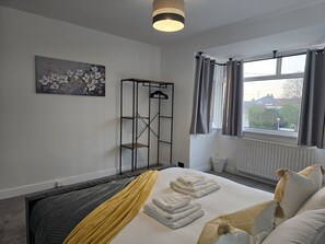 Bedroom 1 (2)