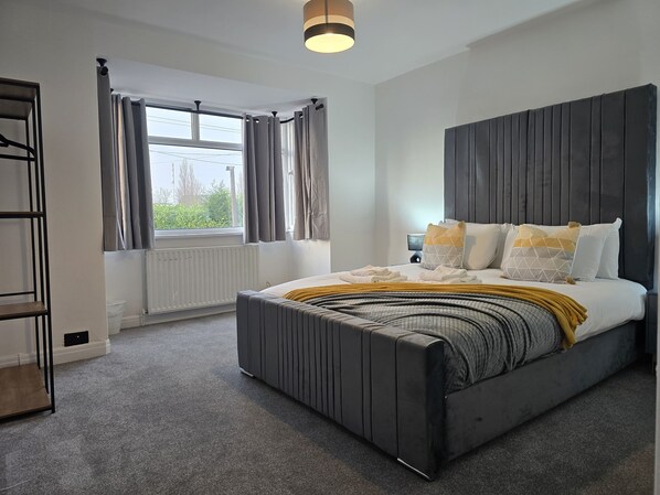 Bedroom 1 (1)