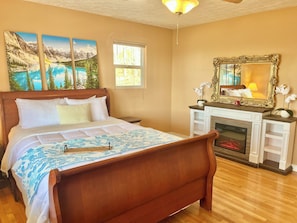 “Queen Anne Suite” ~ Fireplace, and TV