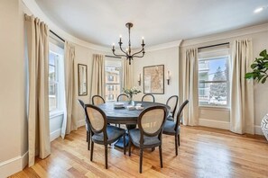 Dining area for 8
