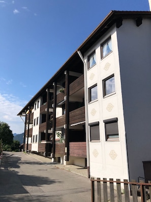 Objektansicht Bergseite, hier FeWo im 2.OG