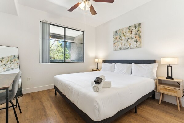 CozySuites Glendale - Westgate with pool! 12