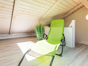 Meubles, Balcon, Porche, Mobilier De Jardin, Chaise, Ombre, Clôture, Plate-Forme, Structure En Plein Air, Patio