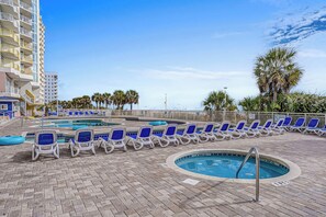 Complex Amenities Galore!