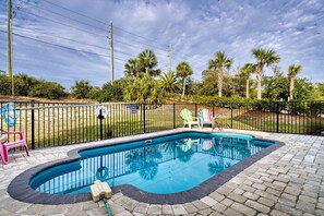 Private pool with the option to heat