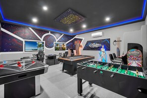 Epic Star Wars-Themed Game Room Escape