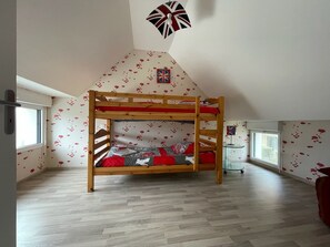 ★ Comfort ★ Our place has your ultimate comfort in mind. Bunk beds for the kids