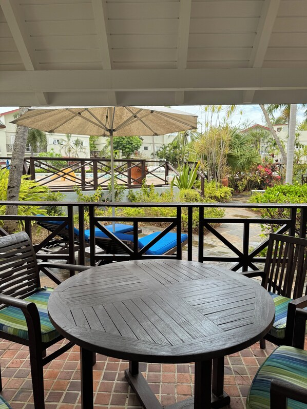 Outdoor dining