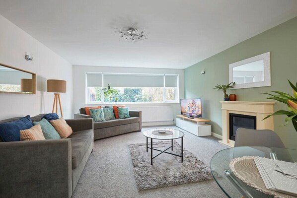 [Living area] 50" Smart TV with Netflix/Amazon Prime